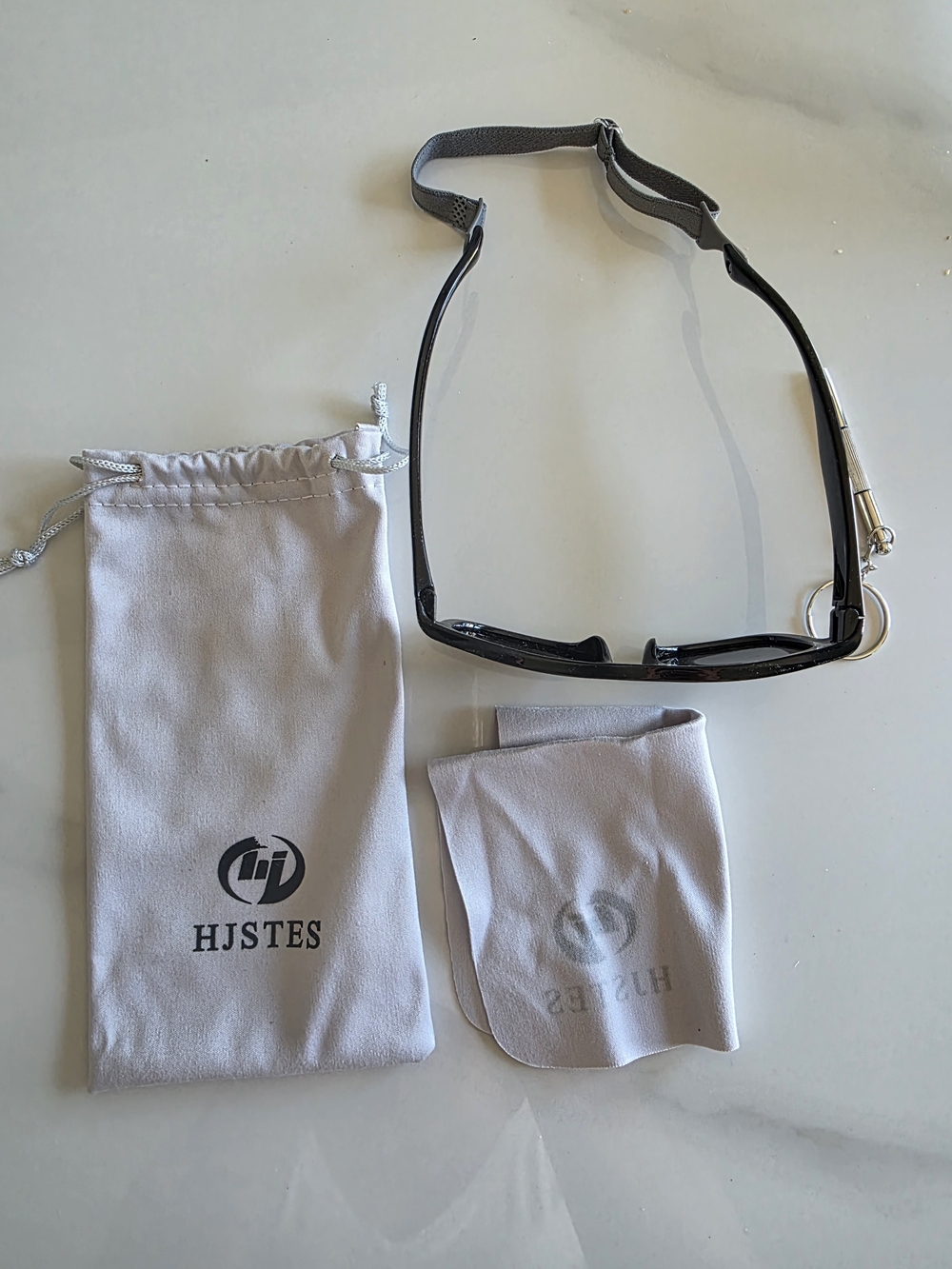 HJSTES Sunglasses with Carry Pouch - Black Frame